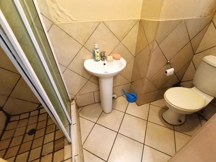 1 Bedroom Property for Sale in Vredenhof Sh Free State